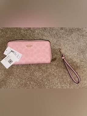 Coach Long Zip Around Wallet (Signature Canvas CW778)